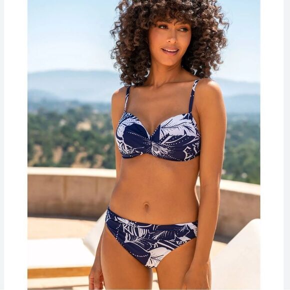 La Blanca Women's Indigo Shirred Bikini Swim Bottom size 8 NWT $68 - Picture 1 of 3